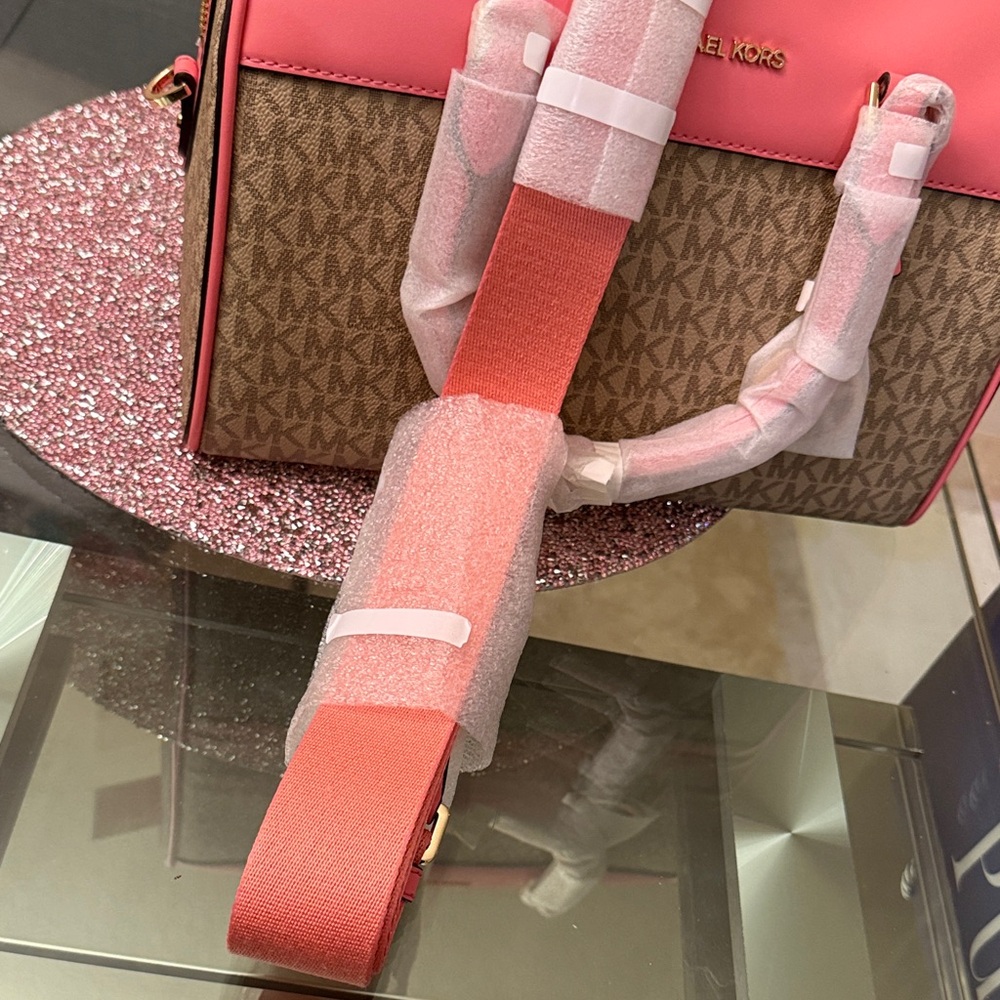 Michael Kors Pink and Brown Jetset Travel Duffle. - Picture 5 of 10